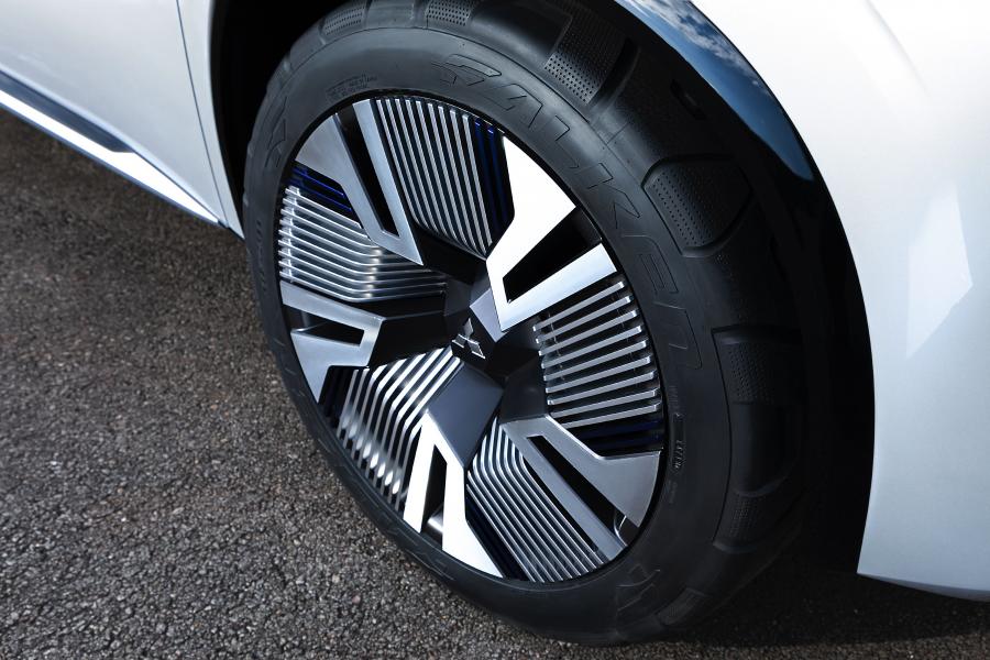 Колеса Mitsubishi Engelberg Tourer 2019 года  (фото 26 из 38)